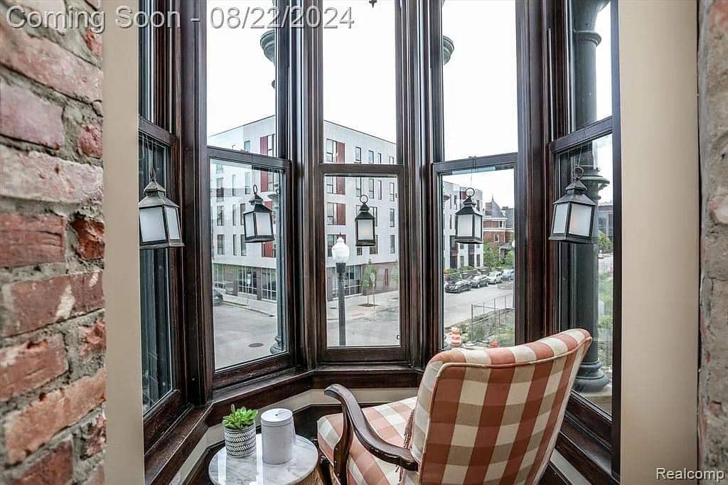 1728819798_542_1878-Victorian-For-Sale-In-Detroit-Michigan-8212-Captivating-Houses.jpeg