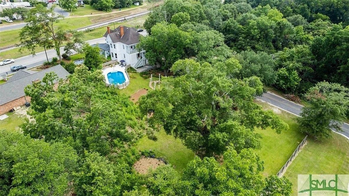 1728824281_985_1910-Historic-House-For-Sale-In-Lyons-Georgia-8212-Captivating.jpeg
