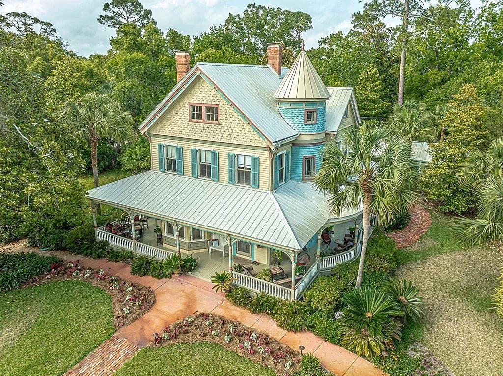 1728825901_180_1895-Victorian-For-Sale-In-Apalachicola-Florida-8212-Captivating-Houses.jpeg