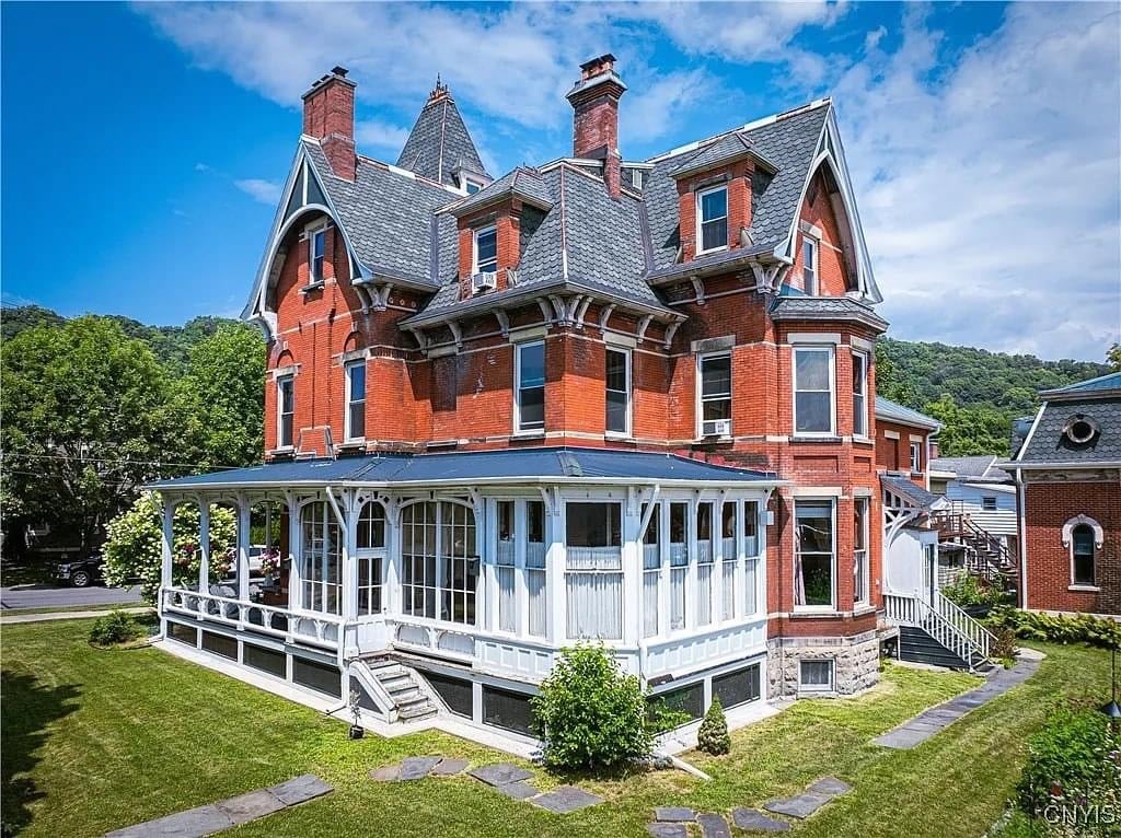 1728826550_157_1879-Victorian-For-Sale-In-Little-Falls-New-York-8212.jpeg