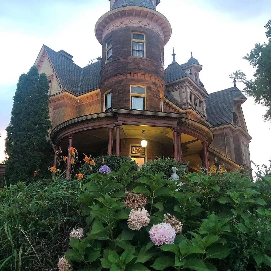 1728838152_2_1895-Mansion-In-Kalamazoo-Michigan-8212-Captivating-Houses.jpeg