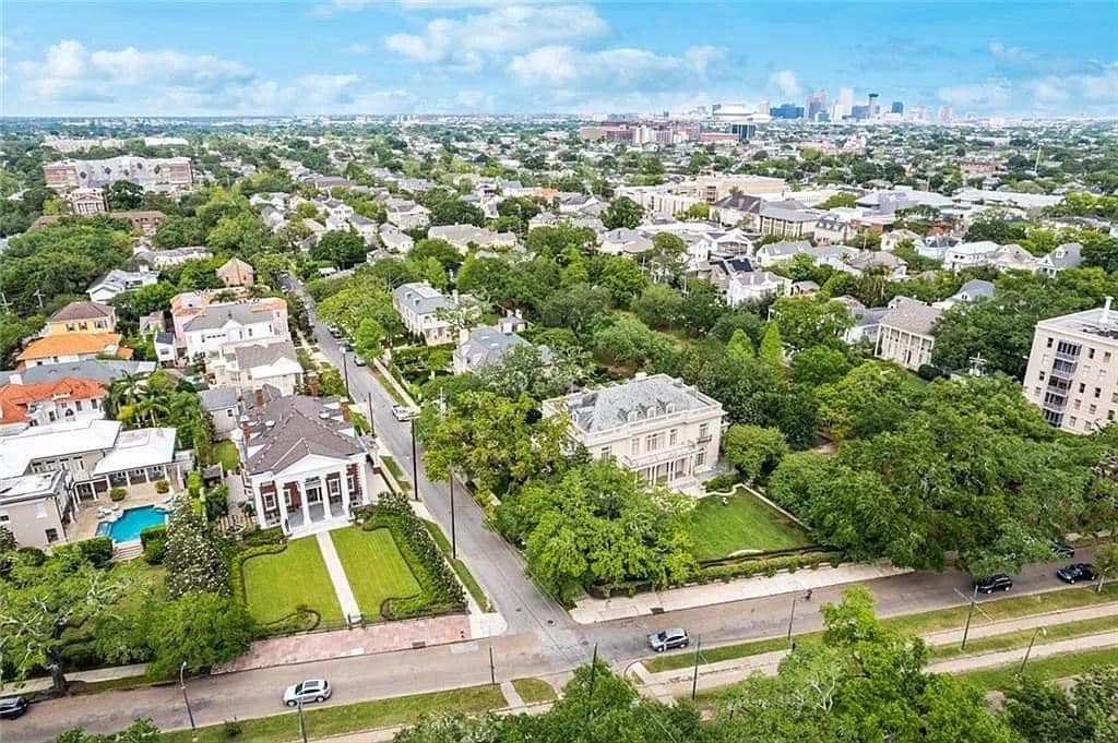 1728839326_91_1903-Neoclassical-In-New-Orleans-Louisiana-8212-Captivating-Houses.jpeg