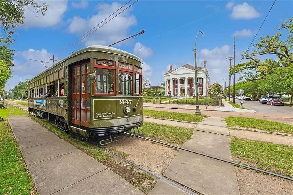 1728839327_927_1903-Neoclassical-In-New-Orleans-Louisiana-8212-Captivating-Houses.jpeg