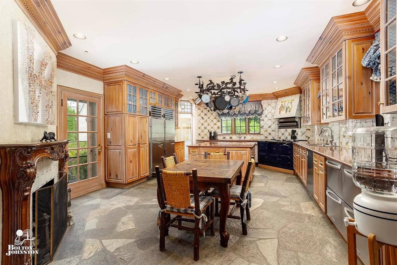 1728839904_595_1928-Mansion-For-Sale-In-Grosse-Pointe-Farms-Michigan-8212.jpeg