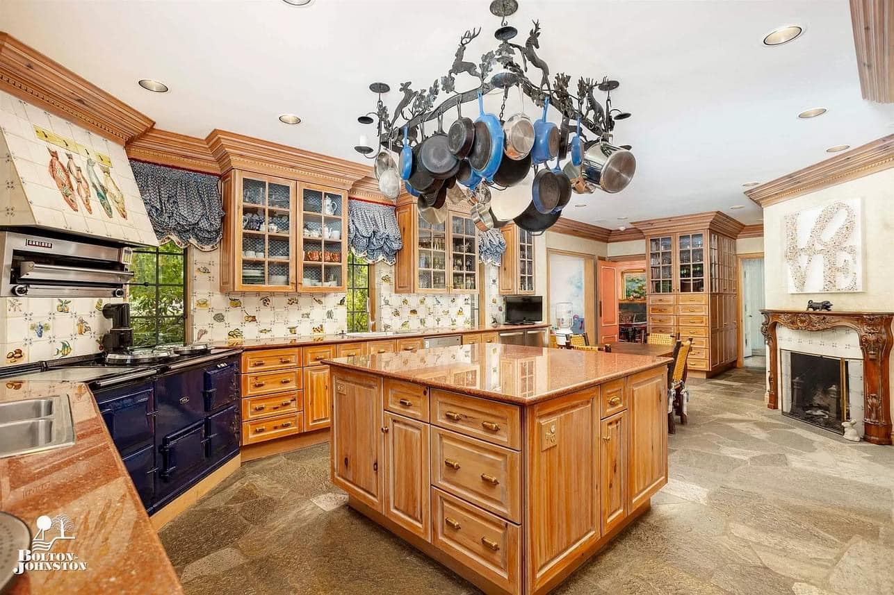 1728839906_10_1928-Mansion-For-Sale-In-Grosse-Pointe-Farms-Michigan-8212.jpeg