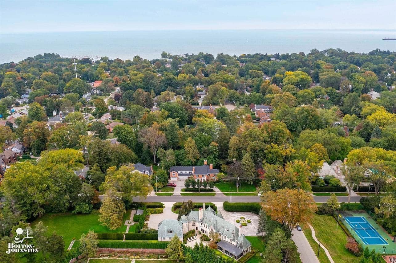 1728839948_410_1928-Mansion-For-Sale-In-Grosse-Pointe-Farms-Michigan-8212.jpeg