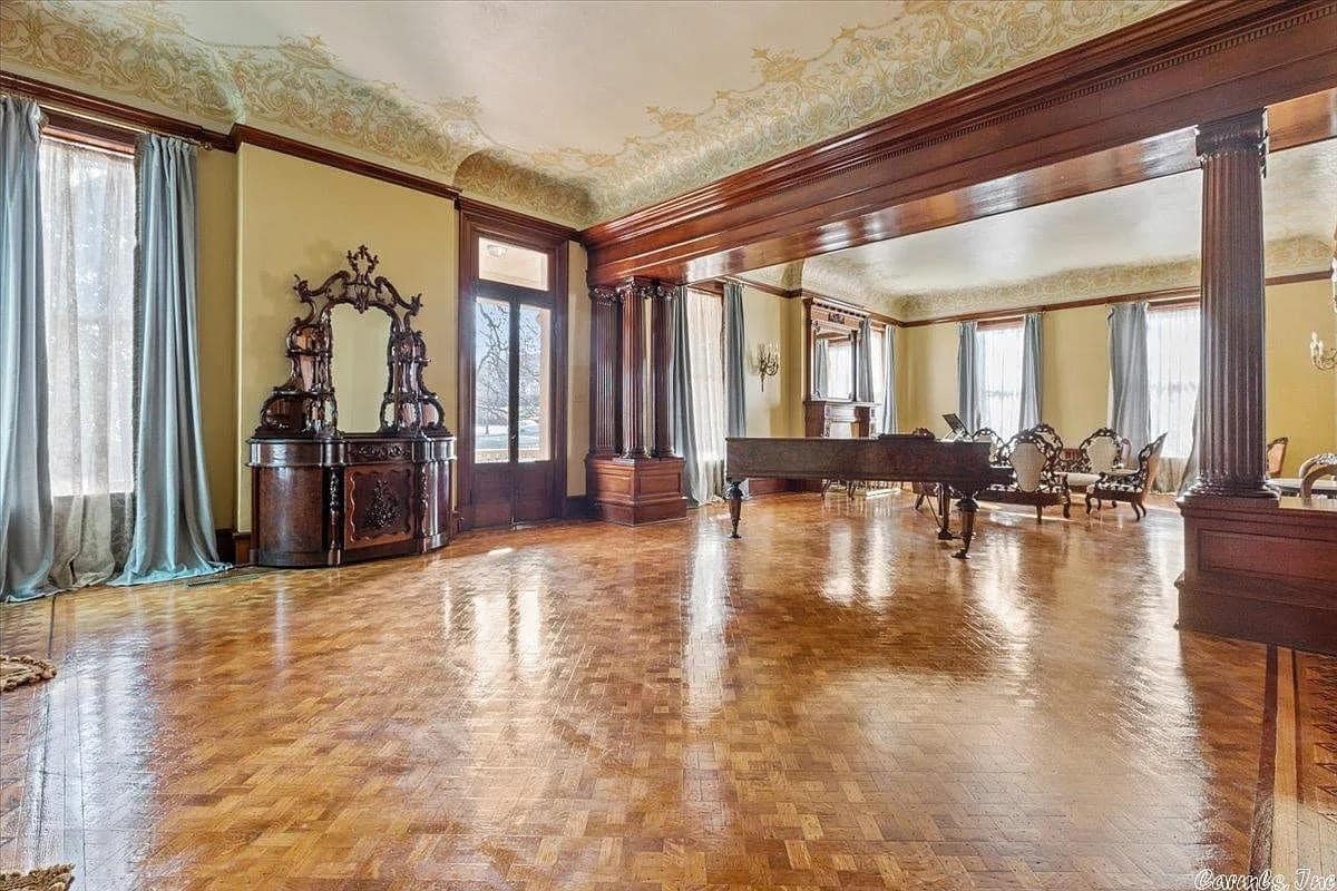 1728841724_774_1900-Mansion-In-Little-Rock-Arkansas-8212-Captivating-Houses.jpeg