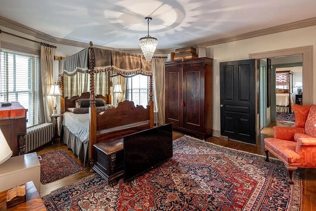 1728929472_34_1903-Historic-House-In-South-Boston-Virginia-8212-Captivating-Houses.jpeg