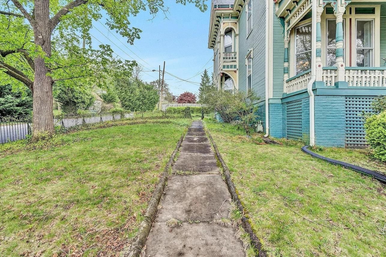 1728930409_838_1889-Victorian-In-Salem-Virginia-8212-Captivating-Houses.jpeg
