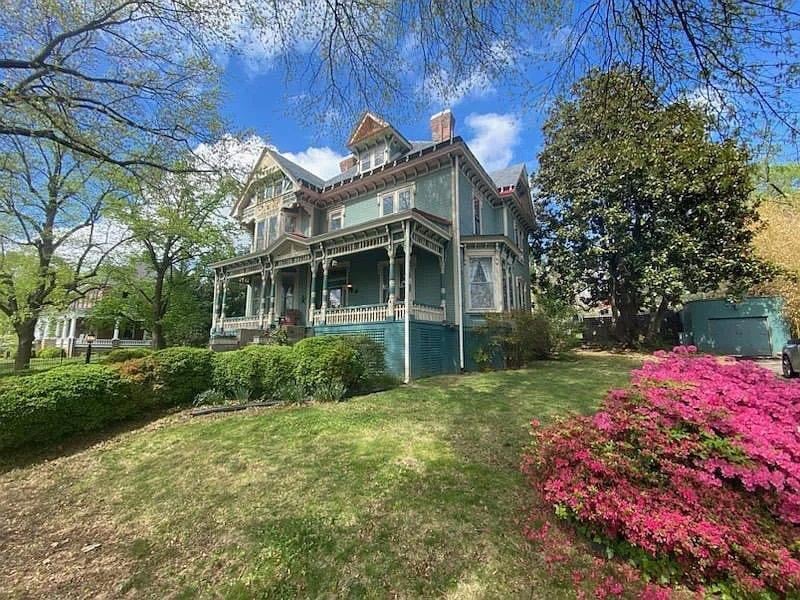 1728930416_892_1889-Victorian-In-Salem-Virginia-8212-Captivating-Houses.jpeg