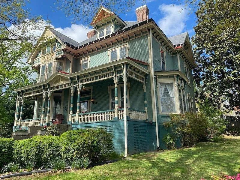 1728930418_562_1889-Victorian-In-Salem-Virginia-8212-Captivating-Houses.jpeg