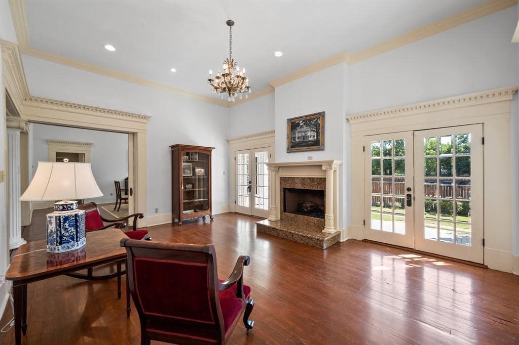 1729008355_814_1890-Halbert-House-For-Sale-In-Corsicana-Texas-8212-Captivating.jpeg