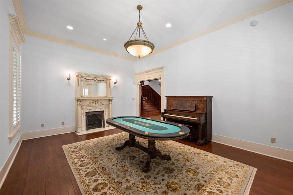 1729008359_791_1890-Halbert-House-For-Sale-In-Corsicana-Texas-8212-Captivating.jpeg