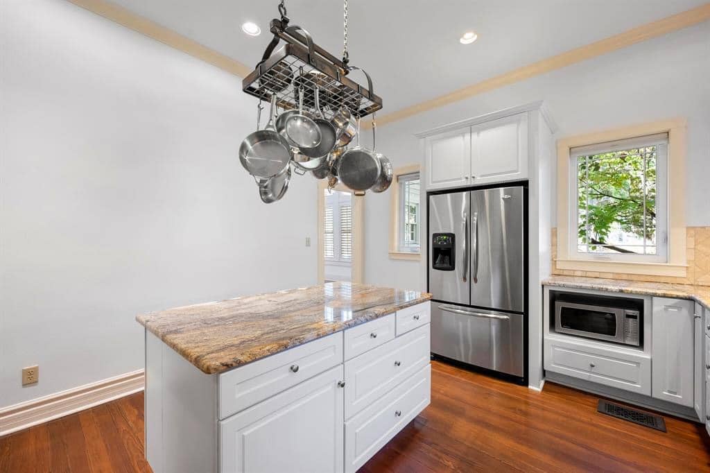 1729008360_561_1890-Halbert-House-For-Sale-In-Corsicana-Texas-8212-Captivating.jpeg