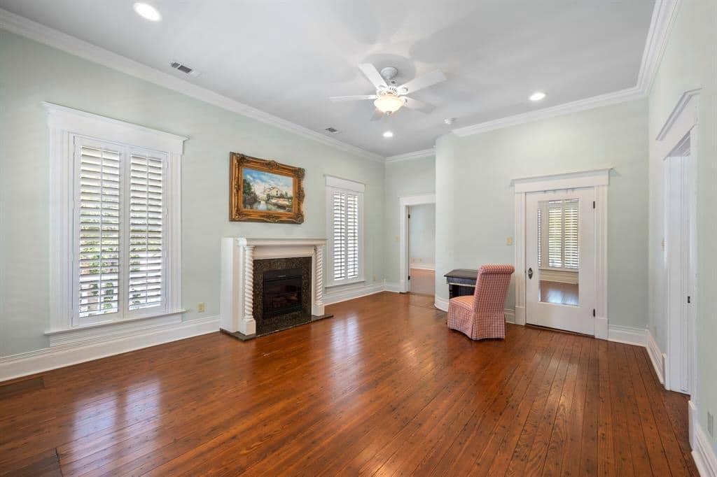 1729008368_469_1890-Halbert-House-For-Sale-In-Corsicana-Texas-8212-Captivating.jpeg
