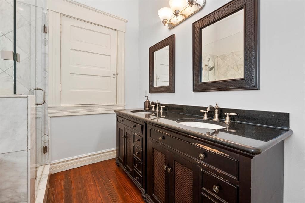 1729008369_599_1890-Halbert-House-For-Sale-In-Corsicana-Texas-8212-Captivating.jpeg