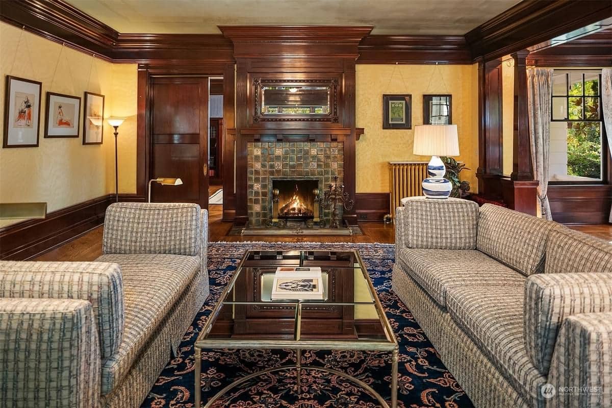 1729008686_651_1909-Neoclassical-For-Sale-In-Seattle-Washington-8212-Captivating-Houses.jpeg