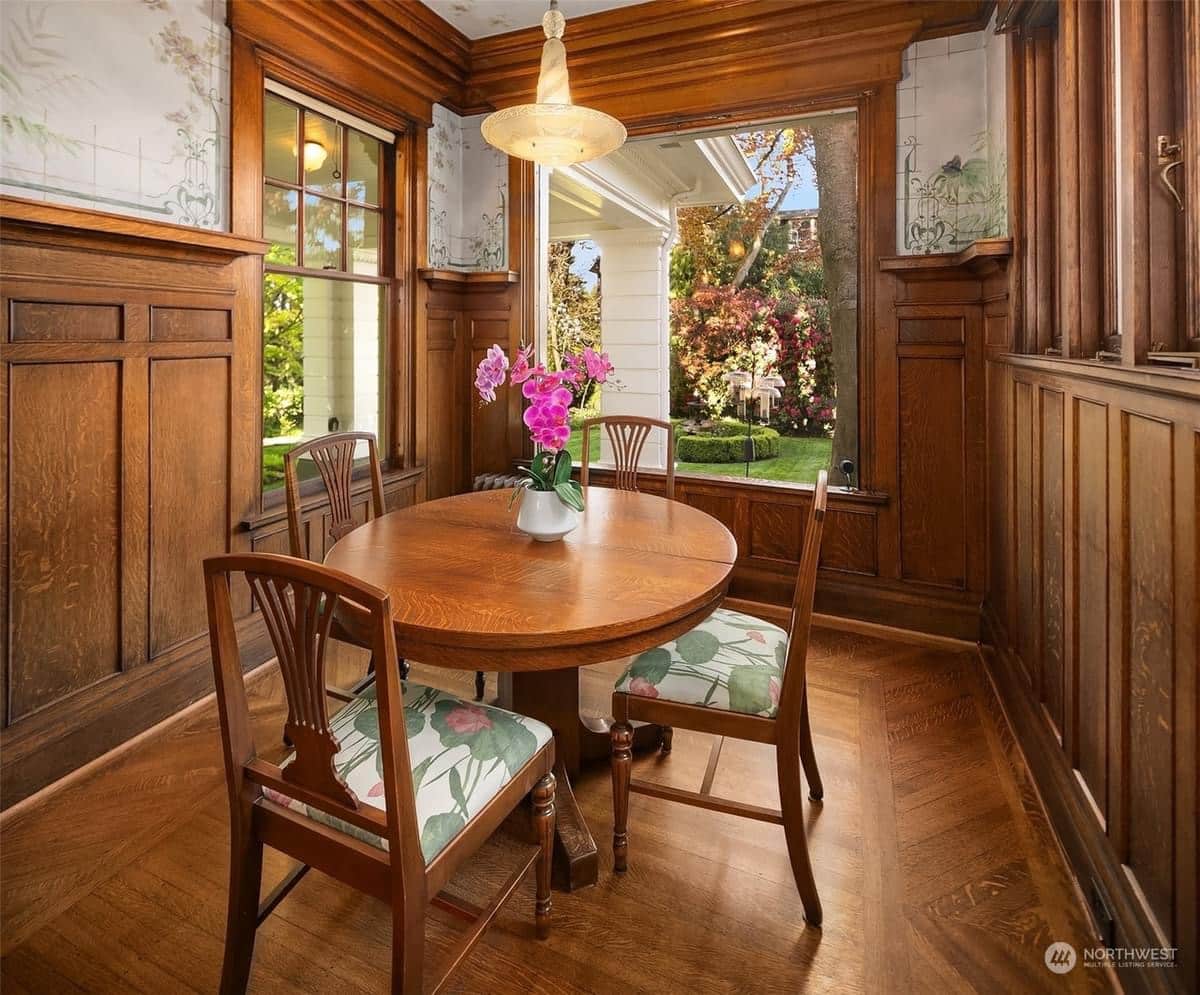 1729008687_449_1909-Neoclassical-For-Sale-In-Seattle-Washington-8212-Captivating-Houses.jpeg