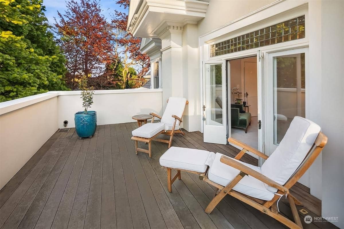 1729008693_653_1909-Neoclassical-For-Sale-In-Seattle-Washington-8212-Captivating-Houses.jpeg