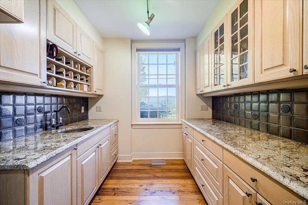 1729009038_28_1856-Mansion-For-Sale-In-Newburgh-New-York-8212-Captivating.jpeg