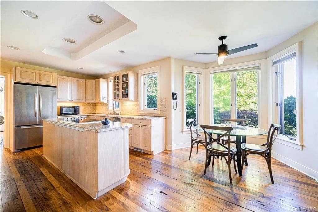 1729009039_731_1856-Mansion-For-Sale-In-Newburgh-New-York-8212-Captivating.jpeg