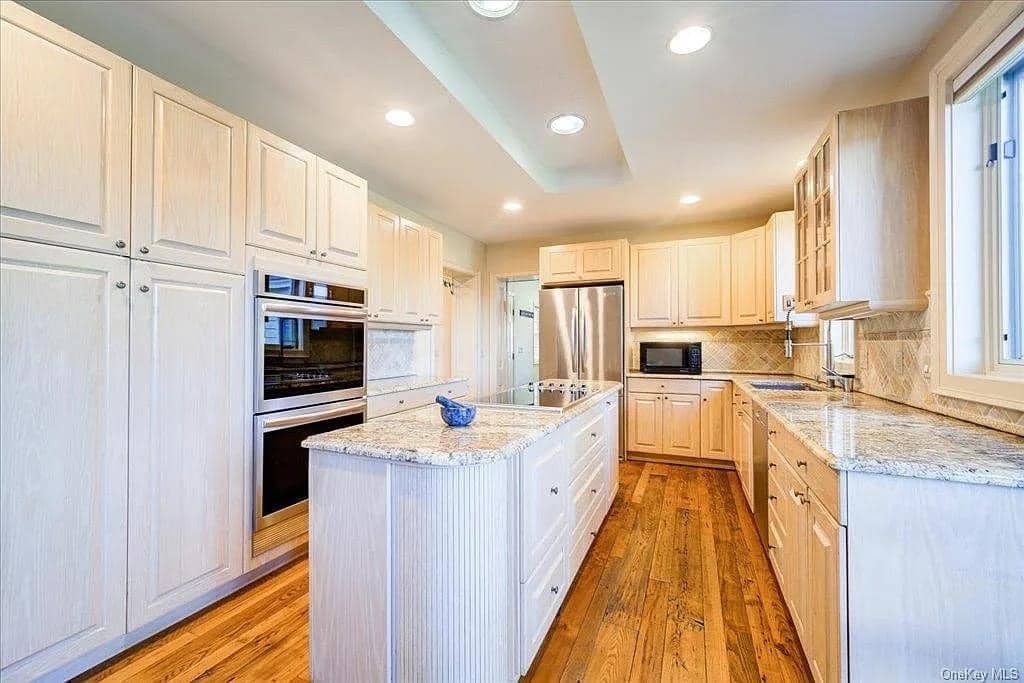 1729009039_732_1856-Mansion-For-Sale-In-Newburgh-New-York-8212-Captivating.jpeg