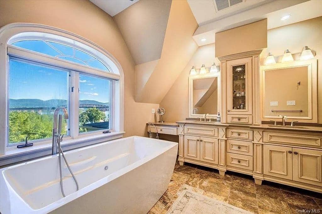 1729009043_840_1856-Mansion-For-Sale-In-Newburgh-New-York-8212-Captivating.jpeg