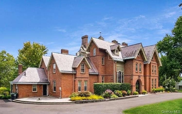 1729009054_142_1856-Mansion-For-Sale-In-Newburgh-New-York-8212-Captivating.jpeg