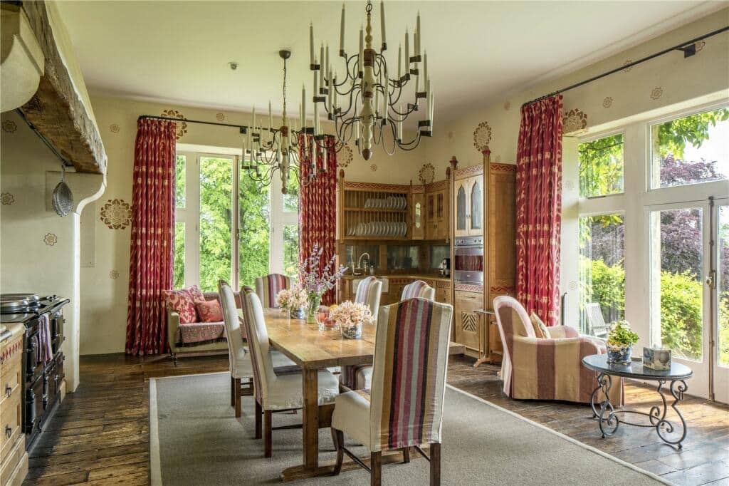1729009395_478_1800-Edgeworth-Manor-For-Sale-In-Gloucestershire-England-8212-Captivating.jpeg