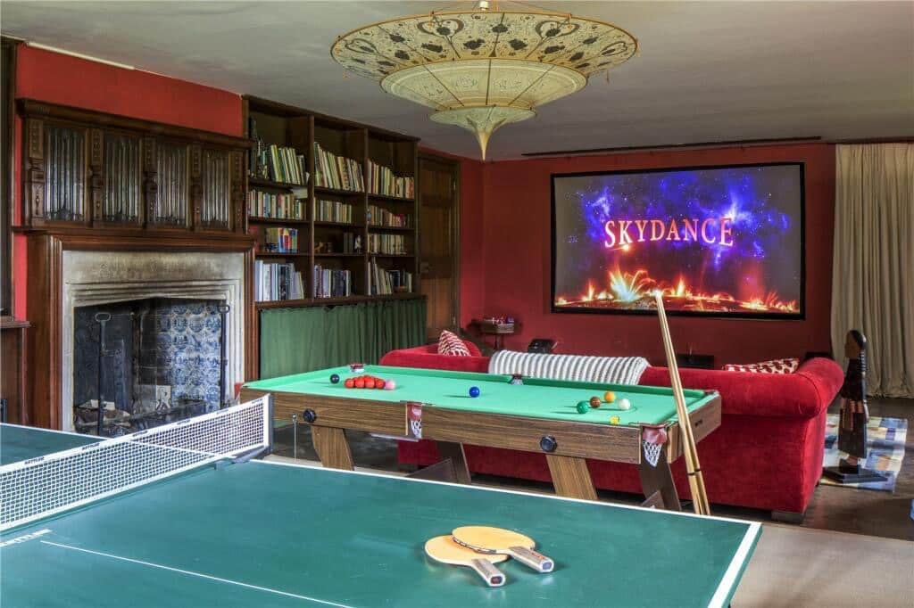 1729009398_888_1800-Edgeworth-Manor-For-Sale-In-Gloucestershire-England-8212-Captivating.jpeg