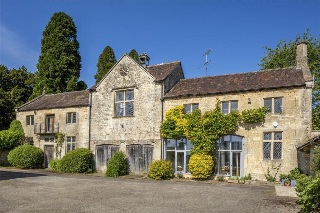 1729009402_487_1800-Edgeworth-Manor-For-Sale-In-Gloucestershire-England-8212-Captivating.jpeg