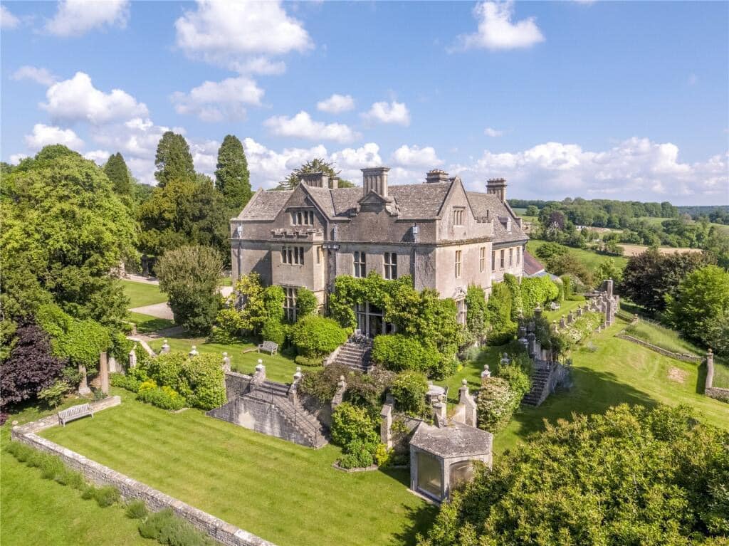 1729009406_270_1800-Edgeworth-Manor-For-Sale-In-Gloucestershire-England-8212-Captivating.jpeg