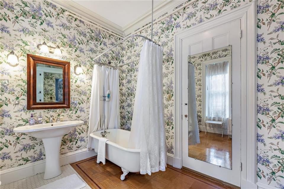 1729010033_44_1873-Victorian-In-Newport-Rhode-Island-8212-Captivating-Houses.jpg