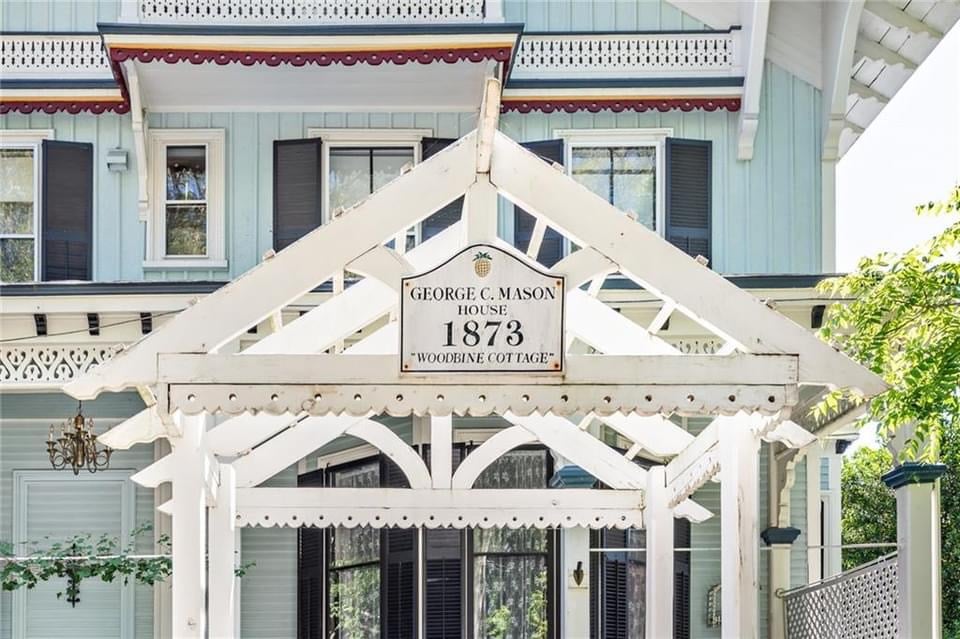 1729010037_942_1873-Victorian-In-Newport-Rhode-Island-8212-Captivating-Houses.jpg
