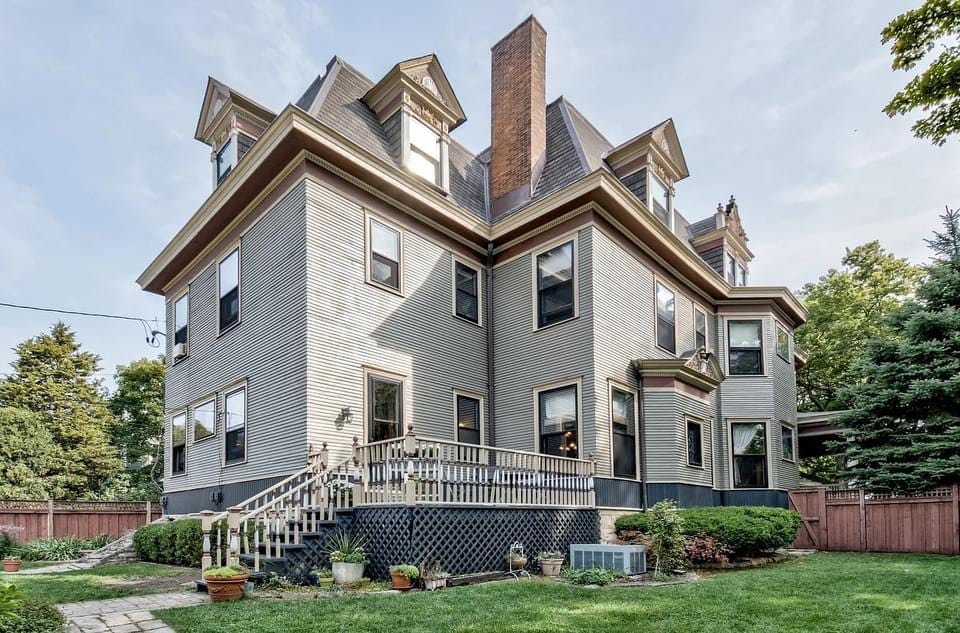 1729097181_240_1894-Victorian-In-Oak-Park-Illinois-8212-Captivating-Houses.jpeg