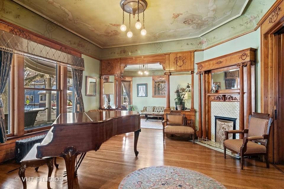 1729097182_908_1894-Victorian-In-Oak-Park-Illinois-8212-Captivating-Houses.jpeg
