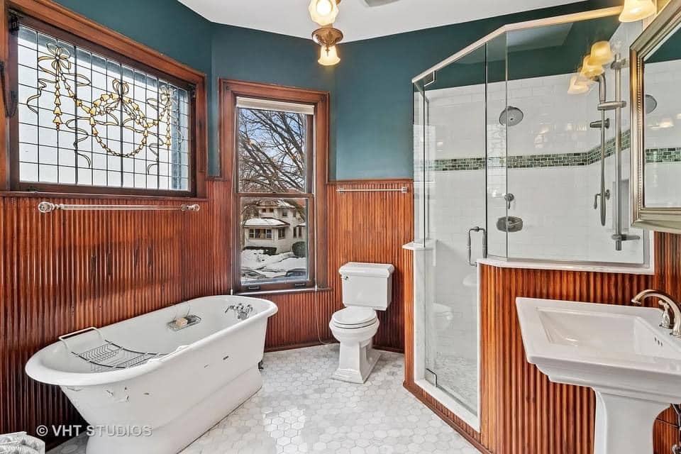 1729097192_249_1894-Victorian-In-Oak-Park-Illinois-8212-Captivating-Houses.jpeg