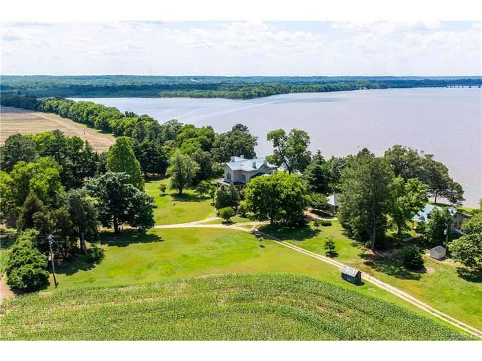 1729513695_986_1857-Italianate-Camden-Farm-In-Port-Royal-Virginia-8212-Captivating.jpg