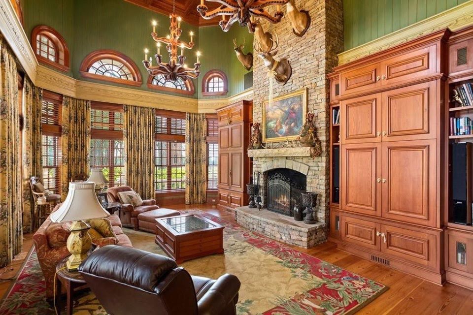 1729514268_320_1873-Mansion-In-Macon-Georgia-8212-Captivating-Houses.jpg