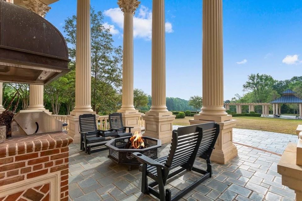 1729514281_212_1873-Mansion-In-Macon-Georgia-8212-Captivating-Houses.jpg