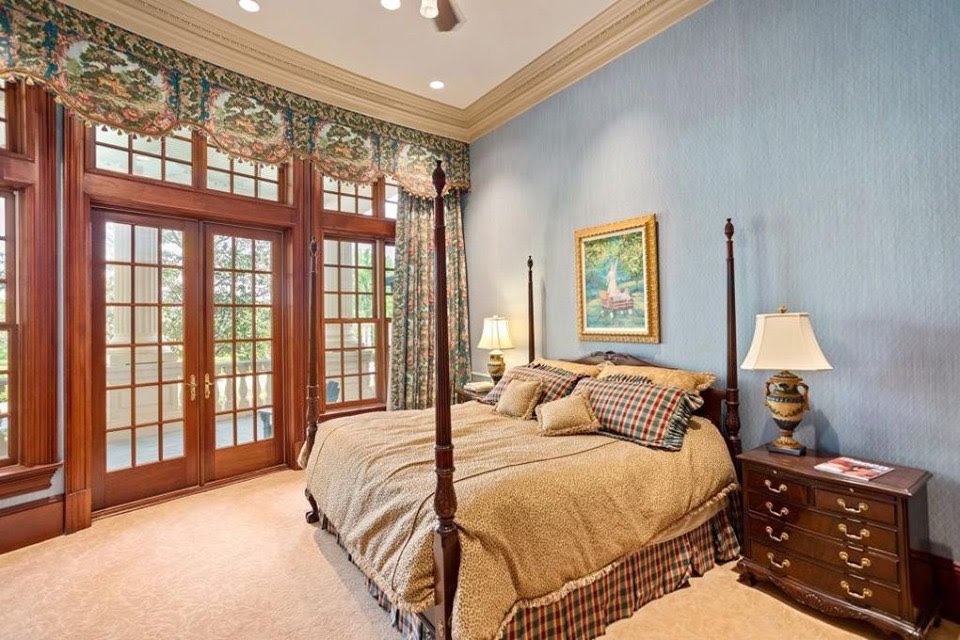 1729514281_646_1873-Mansion-In-Macon-Georgia-8212-Captivating-Houses.jpg