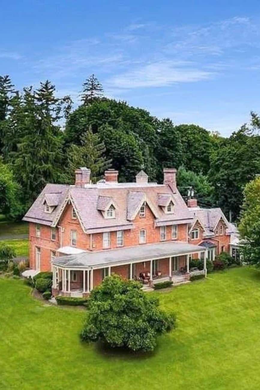 1856-Mansion-For-Sale-In-Newburgh-New-York-8212-Captivating.jpg