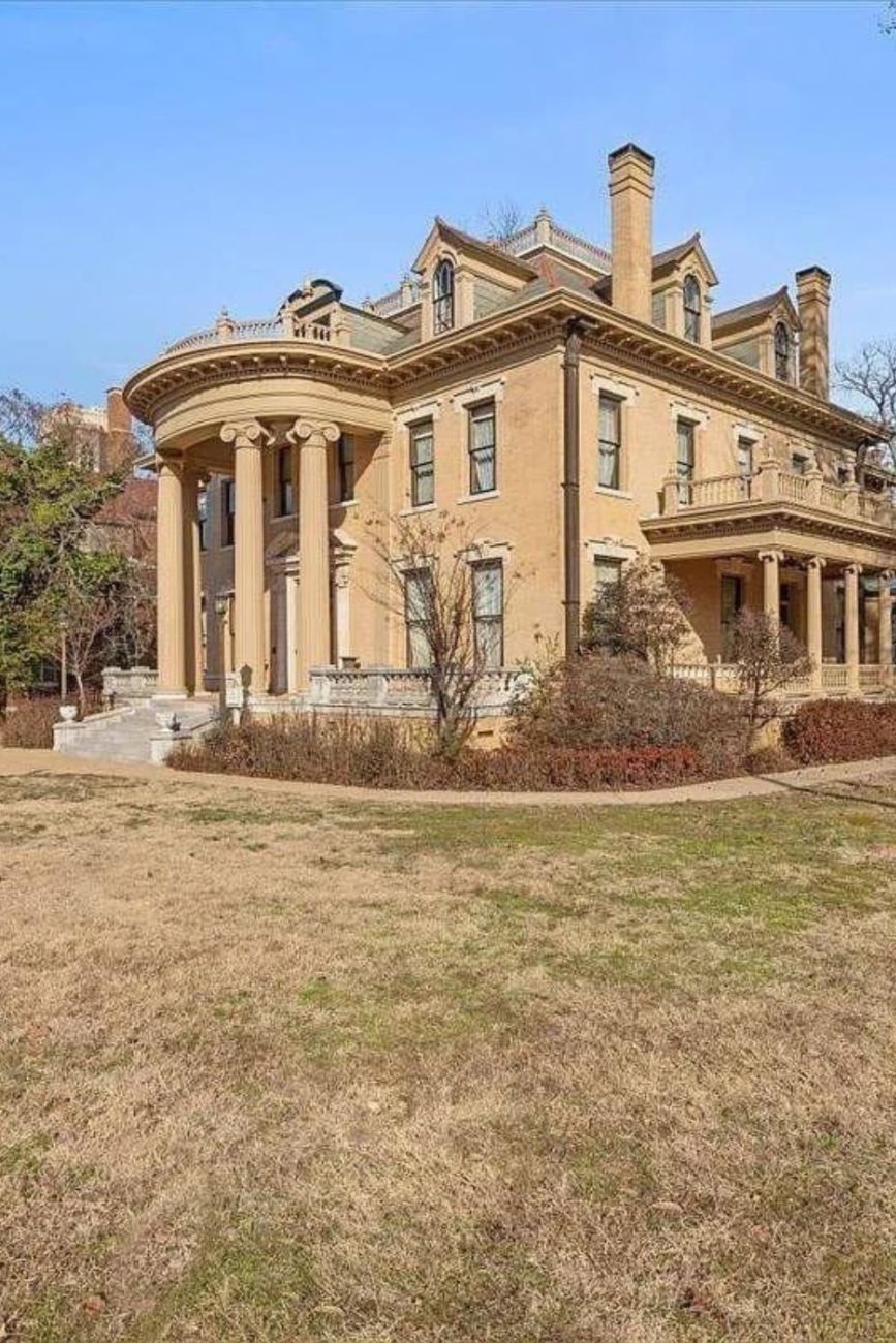1900-Mansion-In-Little-Rock-Arkansas-8212-Captivating-Houses.jpg