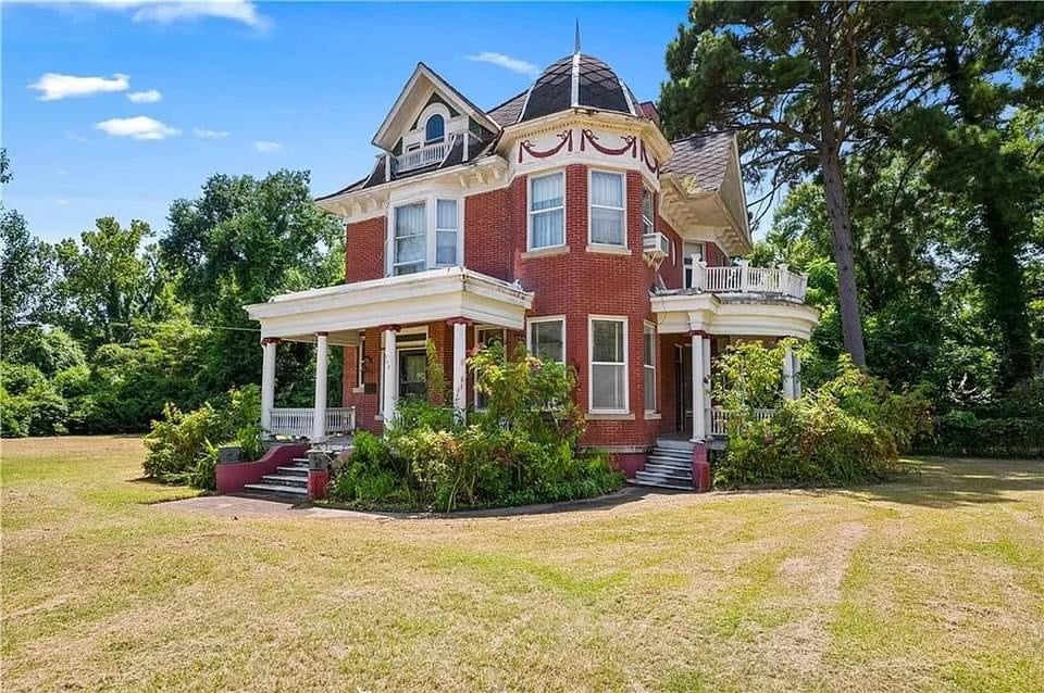 1904-Historic-House-For-Sale-In-Alexandria-Louisiana-8212-Captivating.jpeg