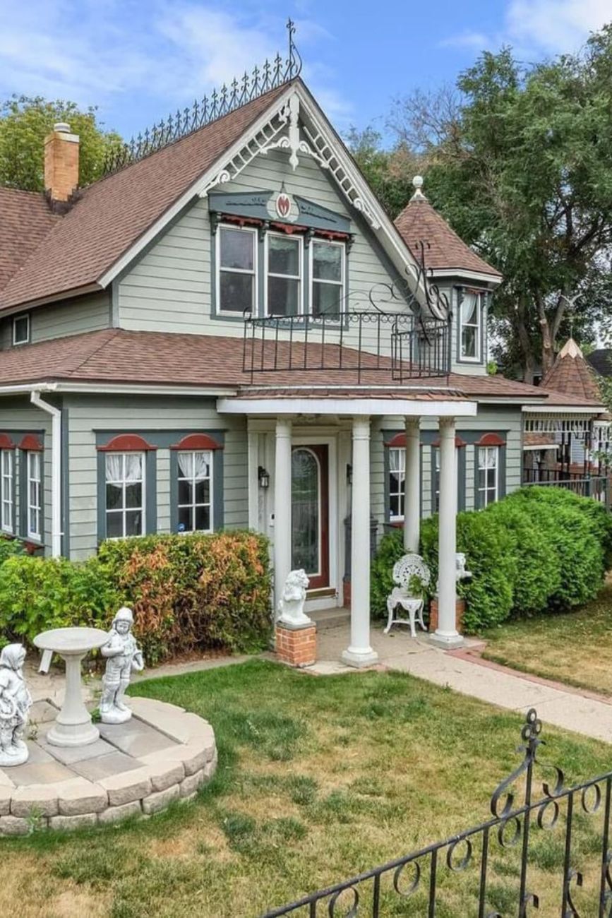 1910-Historic-House-In-Williston-North-Dakota-8212-Captivating-Houses.jpg