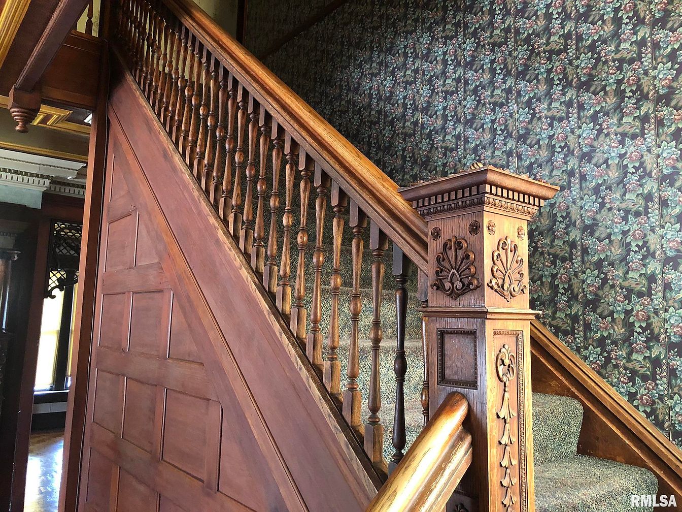 e0fd0d1b47cb6b07d39bc761a5a3146b-uncropped_scaled_within_1344_1008