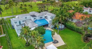 1021 N Greenway Dr, Coral Gables, FL 33134