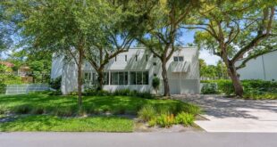 7277 SW 165th St, Palmetto Bay, FL 33157