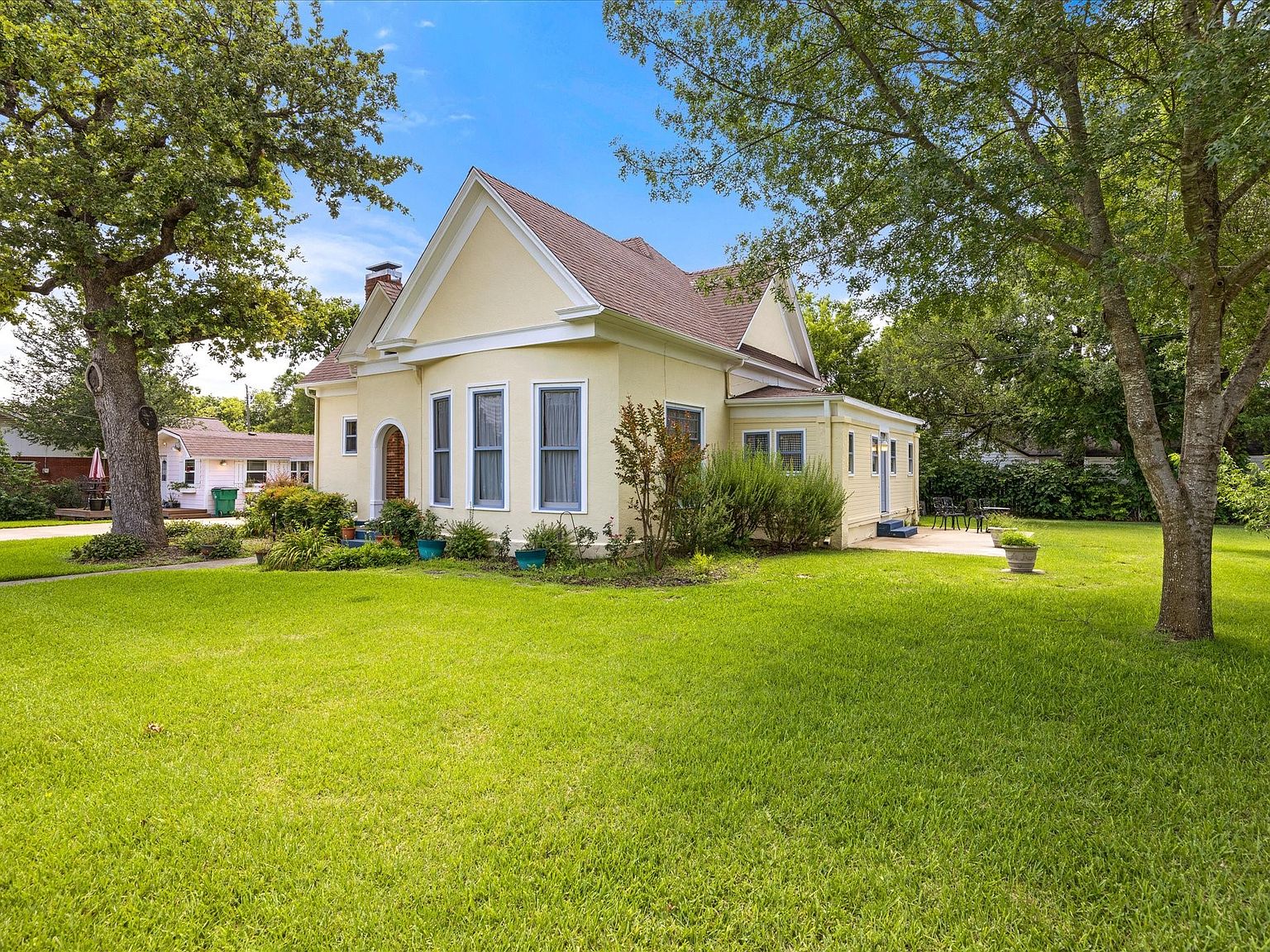 002-330-e-mcneill-st-stephenville-tx-76401