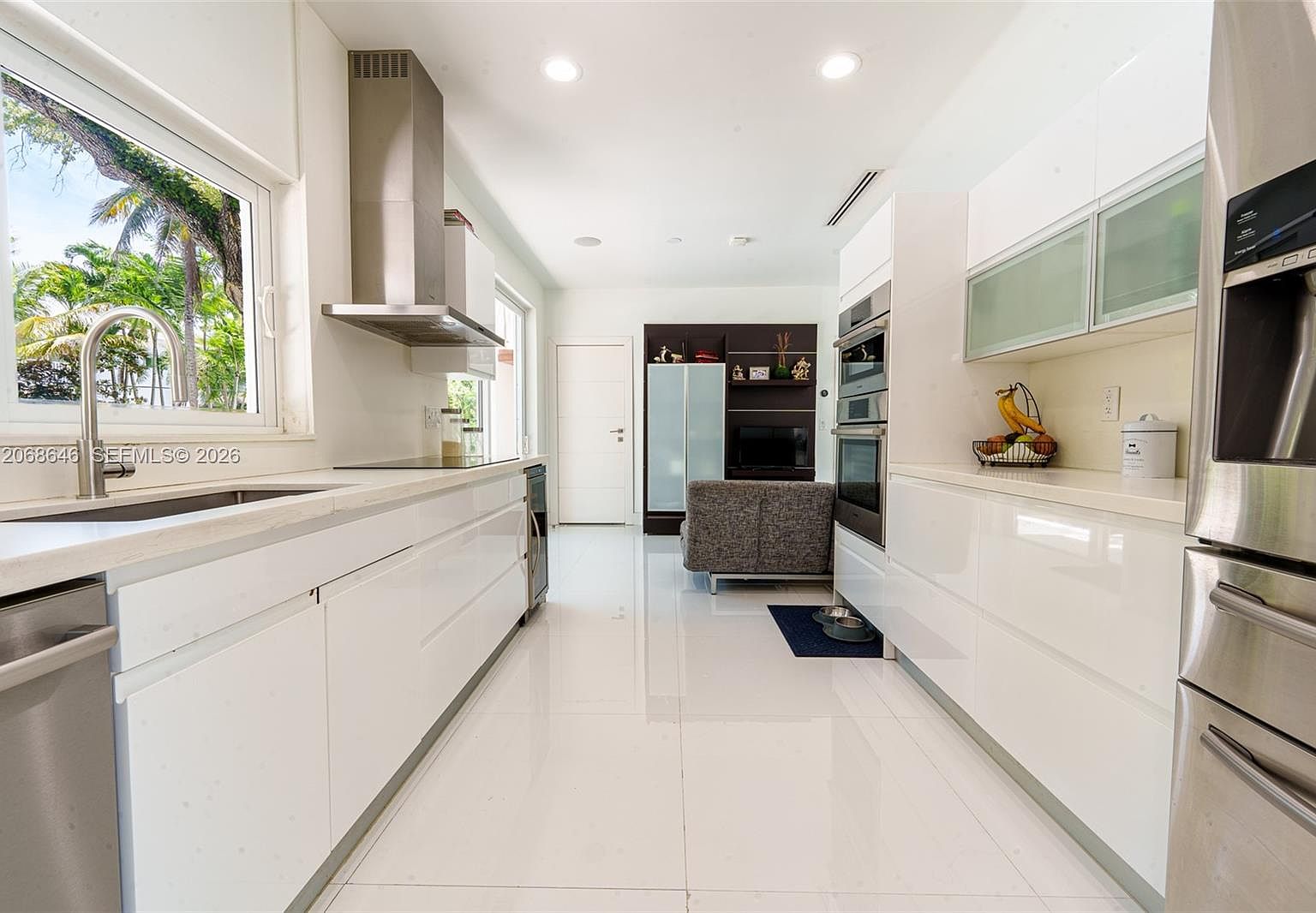 7277 SW 165th St, Palmetto Bay, FL 33157